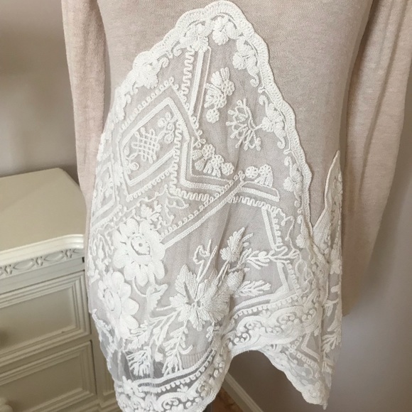 ANGEL OF THE NORTH ASYMMETRICAL LACE HEM SWEATER - Picture 6 of 7